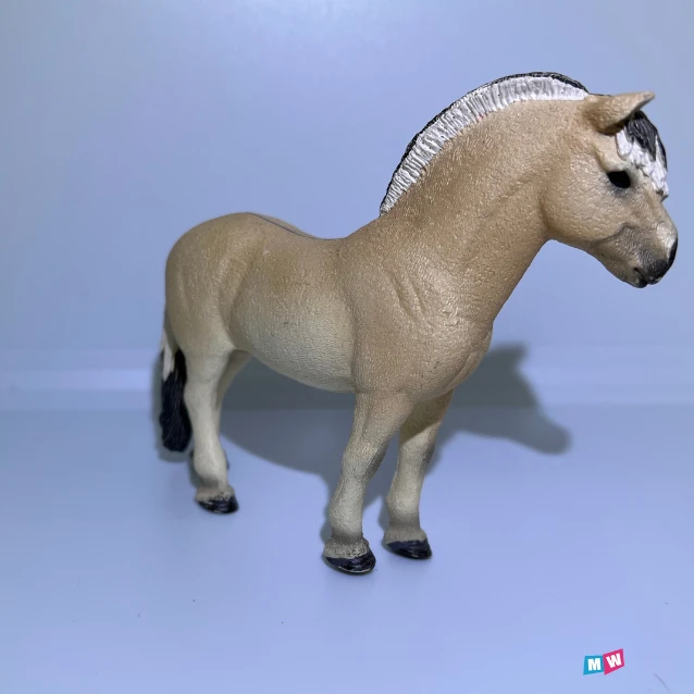 Schleich 13753 - Fjord Hengst Met Aalstreep - Afbeelding 2